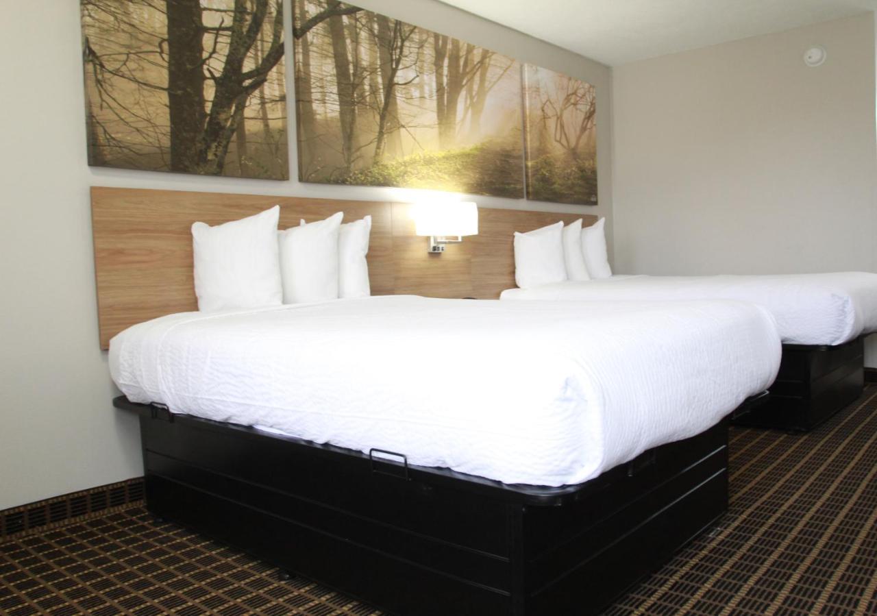 Days Inn By Wyndham Forest Zewnętrze zdjęcie