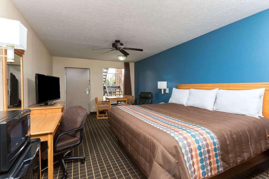 Days Inn By Wyndham Forest Pokój zdjęcie