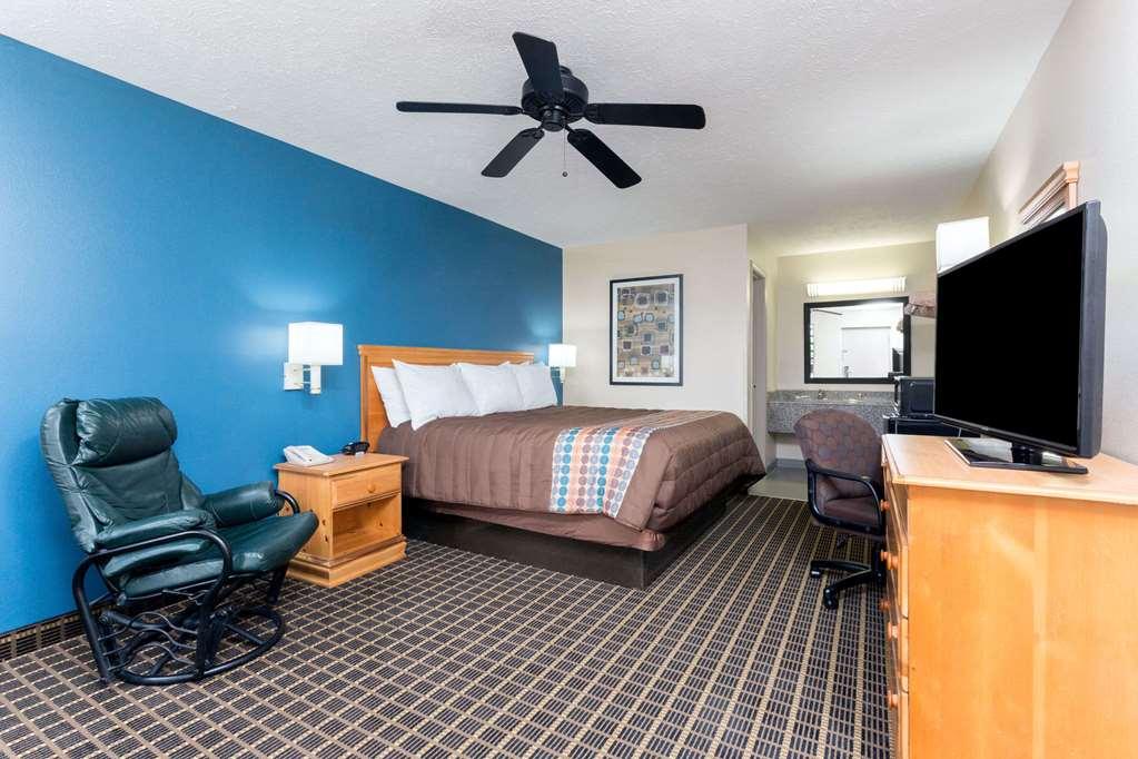 Days Inn By Wyndham Forest Pokój zdjęcie