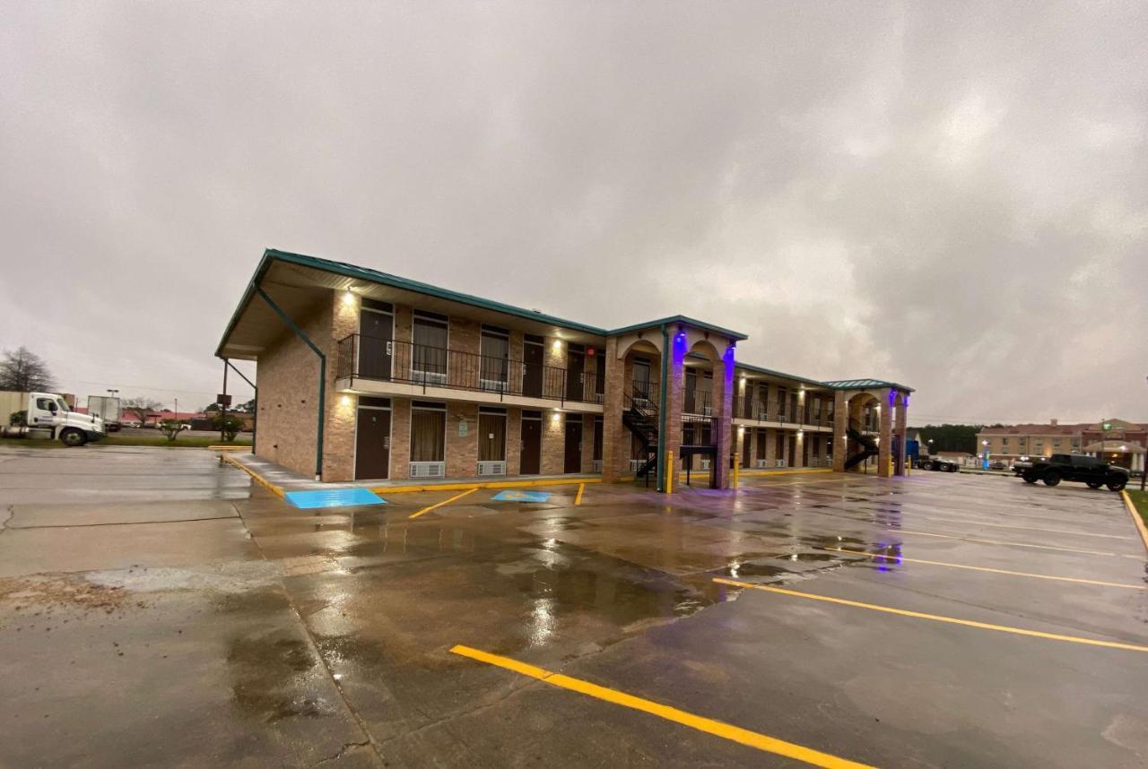 Days Inn By Wyndham Forest Zewnętrze zdjęcie